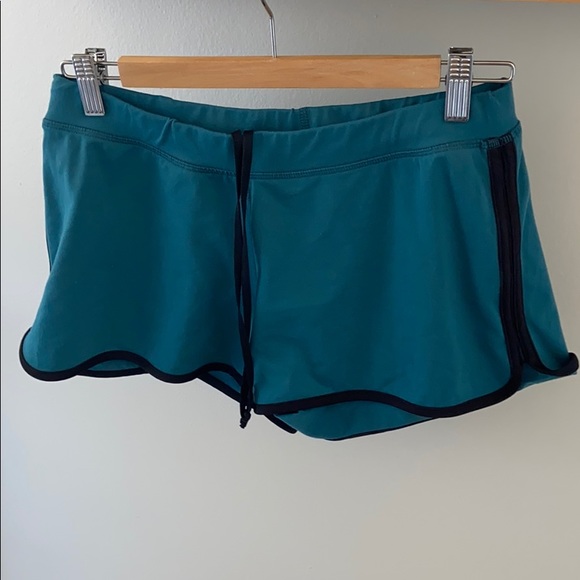 Lululemon teal shorts - Picture 1 of 5